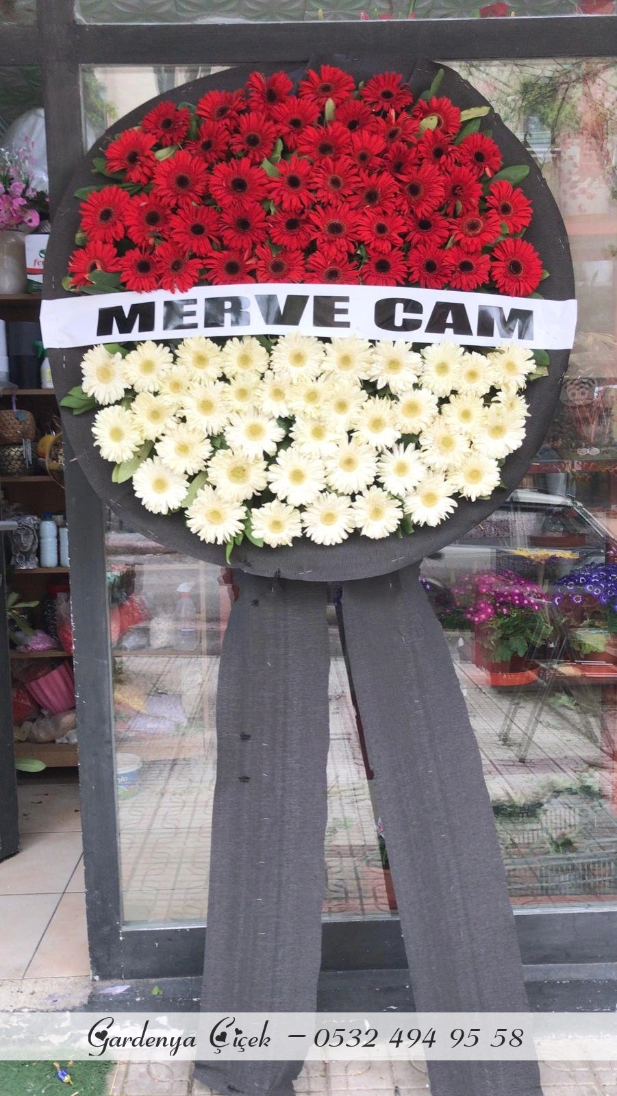 Kırmızı Beyz Gerbera Merasim Çelenği