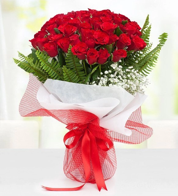 Kırmızı Güllerden Oluşan Şık Arajman Çiçek