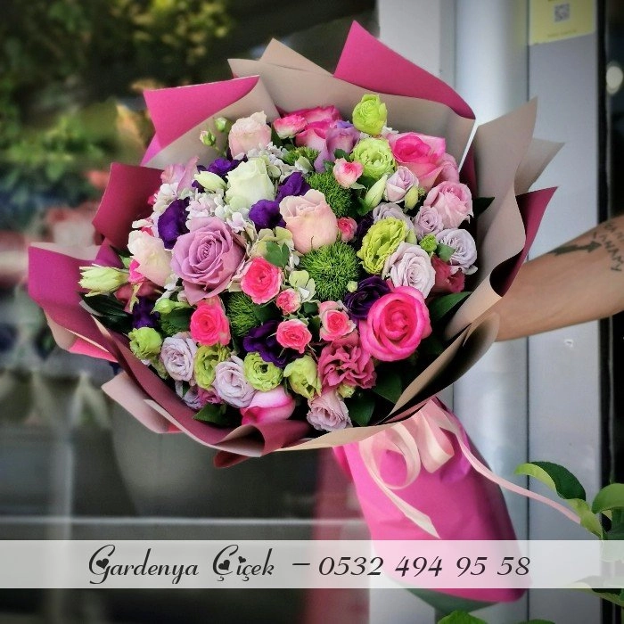 Renkli̇ Güller Ve Anastsya