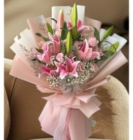 Pembe Lilyum Buketi